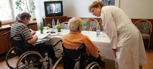 Gesundheitsminister will ausländische Pfleger anlocken "Verstehen Sie mich?"