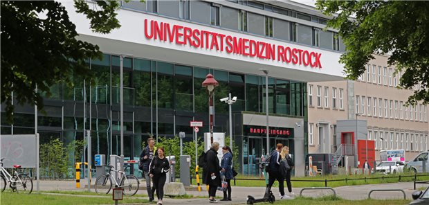 Verstehen sich als „zentrales Nervensystem der Krankenversorgung“: Deutschlands 35 Uniklinika – hier ein Bild der Universitätsmedizin Rostock.
