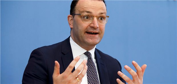 Spahn weist Kritik an Maskenbeschaffung zurück Verteidigte sein Vorgehen bei der Beschaffung von Masken gegen die Kritik des Bundesrechnungshofs: Bundesgesundheitsminister Jens Spahn (CDU) am Freitag in der Bundespressekonferenz.