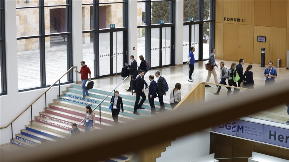 Verteilt auf über 20 Locations treffen sich die Besucherinnen und Besucher zu Vo...