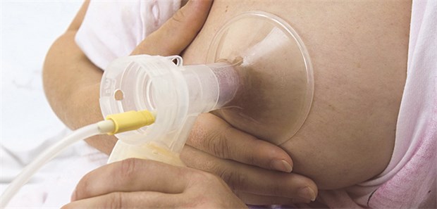 Gepanschte Muttermilch aus dem Netz birgt große Gefahren Vertrauen, möglichst auch persönliches Kennenlernen sind wichtig, wenn eine Mutter von einer anderen abgepumpte Muttermilch kauft.