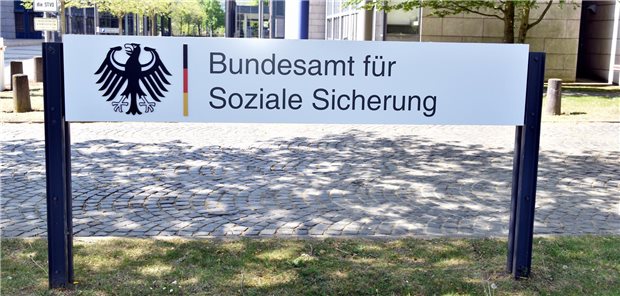 BAS: RSA-Kriterium „Wahlbeteiligung“ bedingt keine Leistungskürzung Verwahrt sich gegen „interessengeleitete“ Missinterpretationen der regionalspezifischen RSA-Komponente „Wahlbeteiligung“: das Bundesamt für Soziale Sicherung in Bonn.