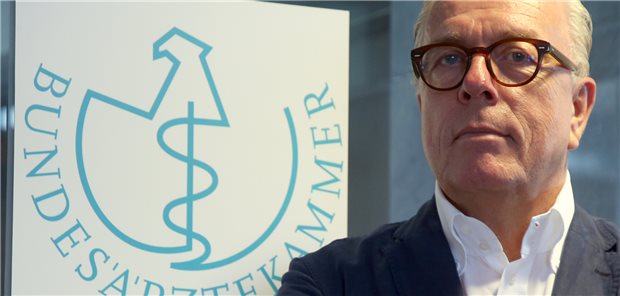 Reinhardt lobt Beitrag der Ärzte zur Arzneitherapiesicherheit Verweist auf das Engagement der Arzneimittelkommission der deutschen Ärzteschaft (AkdÄ) für die Sicherheit der Arzneimitteltherapie: Dr. Klaus Reinhardt, Präsident der Bundesärztekammer.