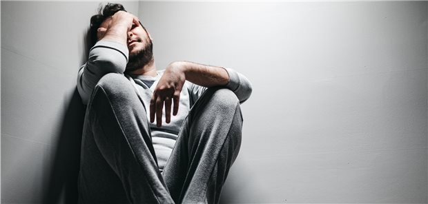 Antiandrogen dämpft sexuelles Verlangen Pädophiler Verzweifelt: 52 Hilfesuchende mit diagnostizierter Pädophilie nahmen an der Studie teil. urbazon / Getty Images / iStock