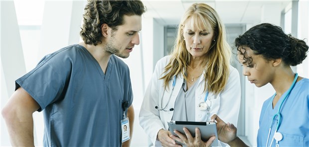 Mediziner können Arbeit seltener selbst einteilen Viel zu tun: Mitarbeiter in Gesundheitsberufen haben immer weniger Handlungsspielraum bei der Gestaltung ihres Arbeitstages.