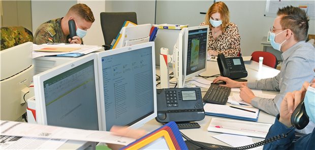 Viele Gesundheitsämter werden in der Pandemie von der Bundeswehr unterstützt. Es wird Zeit, den Sparkurs im ÖGD zu beenden, mahnen Politiker.