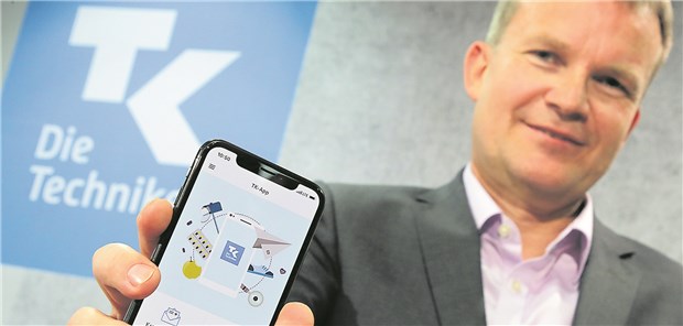 Viele Kassen erproben eigene Gesundheits-Apps. Auch dafür interessiert sich jetzt das Bundesversicherungsamt. – Im Bild: TK-Chef Jens Baas anlässlich der Präsentation der hauseigenen E-Akte im April dieses Jahres.