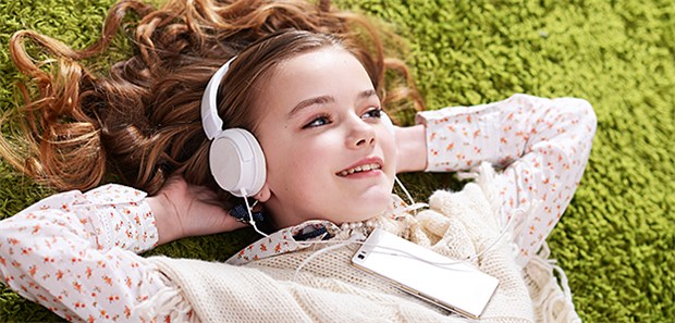 Hörverlust aus der Hosentasche Viele Kinder und Jugendliche hören offenbar zu laut Musik, wenn sie Kopfhörer tragen.