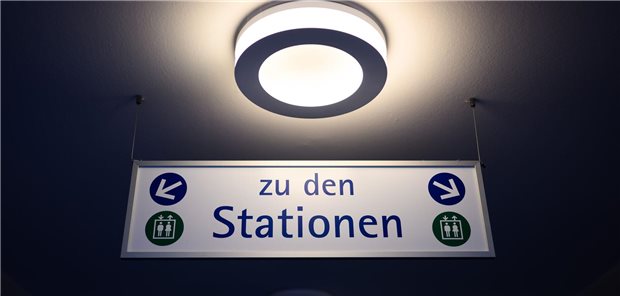 Viele Krankenhäuser sind in einer schwierigen finanziellen Lage. Der Bundesrat hat am Freitag zum geplanten Krankenhausreformanpassungs-Gesetz Stellung genommen.