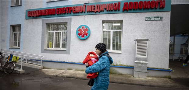 „Ärzte der Welt“ warnen vor massiver Gesundheitskrise in der Ukraine Viele Krankenhäuser und Gesundheitseinrichtungen in der Ukraine sind durch russische Angriffe zerstört. Das erschwert die Versorgung der Bevölkerung erheblich.