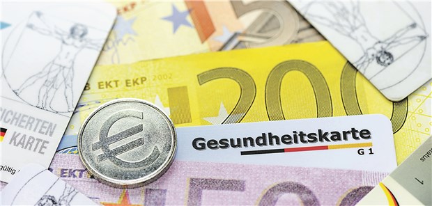 Abgeordnete klopfen Spahn auf die Finger Viele Krankenkassen haben derzeit erhebliche Überschüsse. Beitragssätze senken oder lieber für magere Zeiten was zurücklegen? Das ist die Frage.