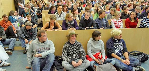 74 Prozent der Studenten gegen mehr Allgemeinmedizin Viele Medizinstudenten haben eine positive Meinung von der universitären Lehre der Allgemeinmedizin.