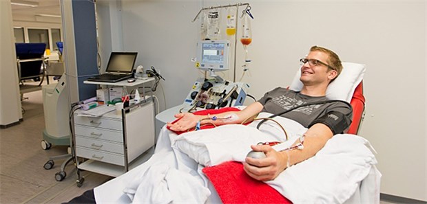 Unbegründete Ängste vor Stammzellen-Spende Viele Menschen haben Angst, selbst Stammzellen zu spenden – zu Unrecht: Meist geschieht dies durch harmlose Plasmaspende.