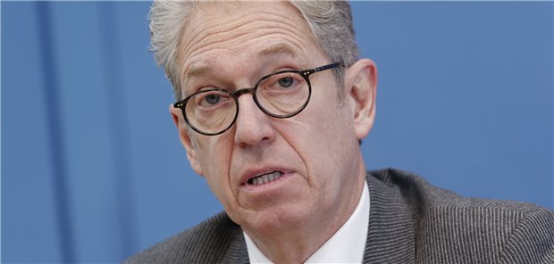 KBV-Chef Gassen wirbt für Notfallgebühr in bestimmten Fällen Viele Notaufnahmen sind „verstopft“: KBV-Chef Dr. Andreas spricht für eine grundlegende Reform der Notfallversorgung aus.