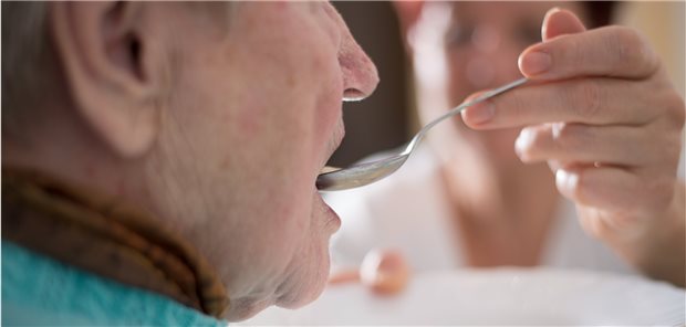 Bei den Pflegegehältern tut sich wenig Der Bruttostundenlohn bei Pflegekräften in Kliniken ist in zwei Jahren um 1,50 Euro gestiegen