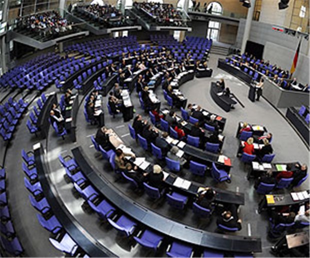 Alle Parteien sind dafür Viele Plätze im Bundestag blieben leer.
