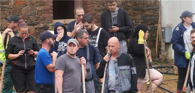 Viele freiwillige Helfer hatten sich im Sommer 2021 im Flutgebiet eingefunden.