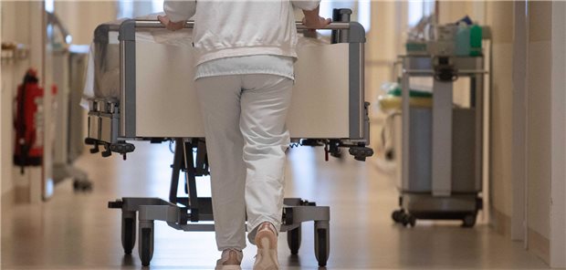 Vielen Kliniken in Niedersachsen droht das wirtschaftliche Aus.