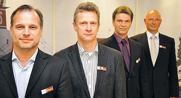 Alle auf einer Etage - und jeder ist autonom Vier von acht Ärzten, die in der Mare Med Hörn kooperieren: Dr. Ralph Wischatta, Dr. Martin Mrugalla, Rainer Gunstmann, Dr. Frank Pries (von links).