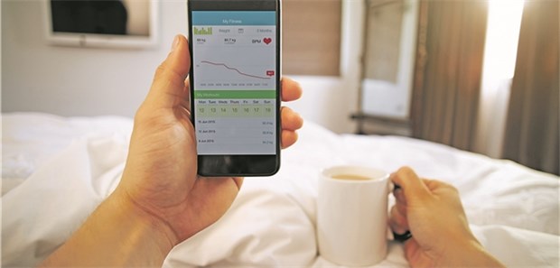 Die meisten Patienten würden Gesundheitsdaten mit Ärzten teilen Vitaldaten digital zum Arzt? Die meisten Bundesbürger hätten damit kein Problem.
