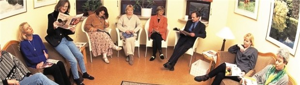 Individualmedizin nur noch gegen Zuzahlung? Volles Wartezimmer - bleibt da noch Zeit für individuelle Patienten-Bedürfnisse?