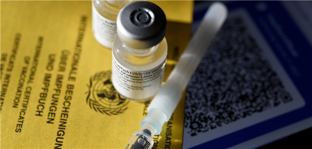 Saarland: Tauziehen um Durchsetzung der einrichtungsbezogenen Impfpflicht Vollständig gegen COVID geimpft? Beschäftigten in Gesundheitseinrichtungen im Saarland, die den Impfschutz nicht nachweisen können, könnte nun doch ein Betretungsverbot drohen.