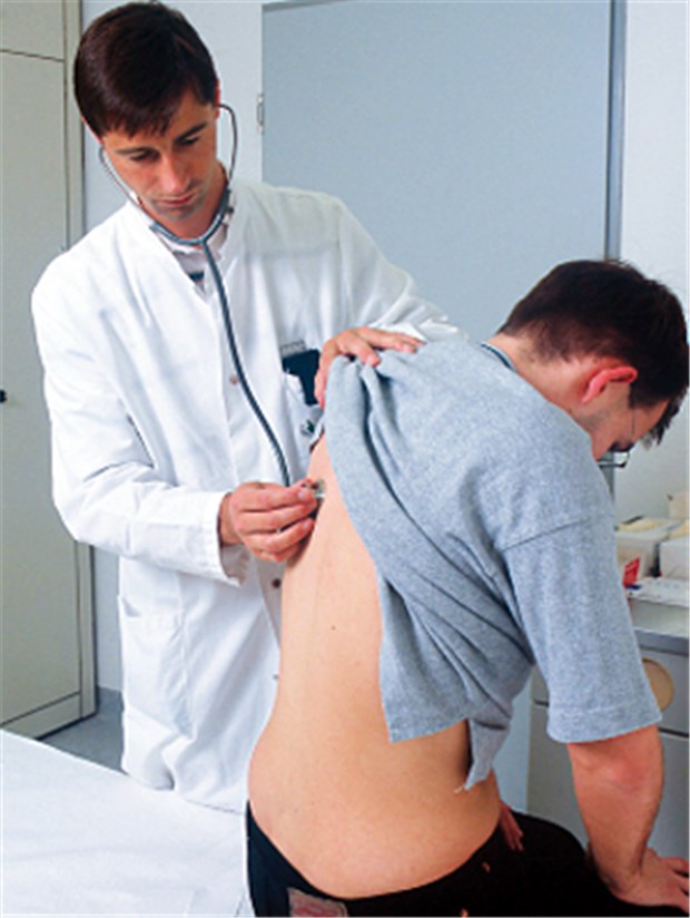 Bei ambulanter Pneumonie reicht Schmalspurantibiose Von Pneumoniekranken ohne Risikofaktoren sterben unter ein Prozent.