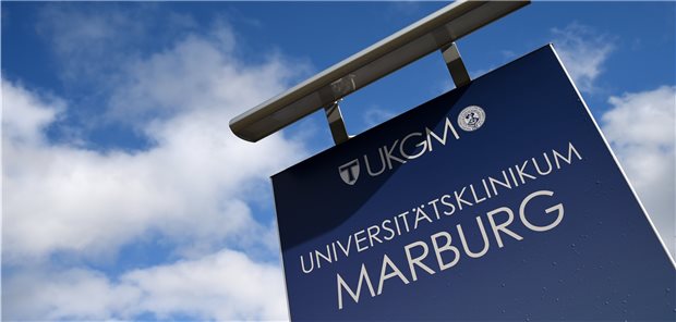 Uni-Ärzte wollen mehr als nur Applaus in Corona-Krise Von wegen eitel Sonnenschein: Die Ärzte an den hessischen Unikliniken Marburg, Gießen und Frankfurt fordern angesichts ihres Engagements in der Corona-Krise nicht nur nette Worte, sondern die Übernahme des bundesweiten Tarifabschlusses.