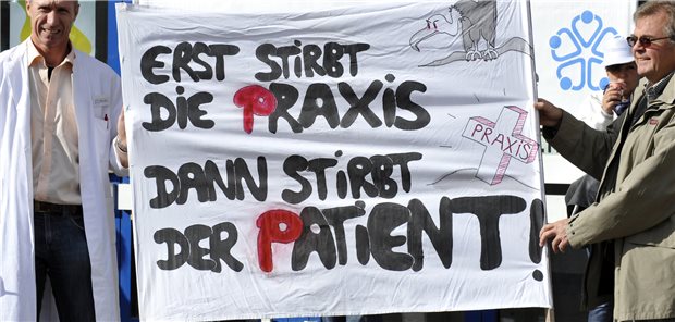 Reaktion auf gestiegene Energiekosten: Urologen fordern Erhöhung des Orientierungswertes um acht Pro Vor 12 Jahren protestierten Ärzte in Essen. Die Botschaft und das Motiv könnten dieselben sein bei den bevorstehenden Protestaktionen, zu denen die niedergelassenen Urologen ihre Kollegen aufrufen.