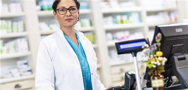 Apotheken weiten Lieferservice in Corona-Krise aus Vor-Ort-Apotheken waren in der Krise sehr gefragt. Beraten wurde auch am Telefon, um Kontakte zu reduzieren. Darauf weisen die Apotheker aus Anlass des Tages der Apotheke am 7. Juni hin. Der Tag wird bundesweit seit 1998 von der ABDA ausgerufen.