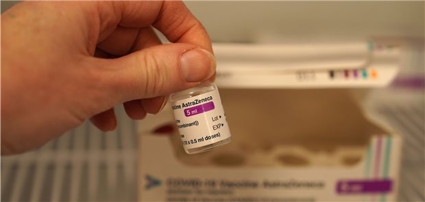 Africa CDC empfiehlt AstraZeneca-Vakzine nur für Länder ohne B.1.351-Nachweise Vor allem Entwicklungsländer setzen große Hoffnung in den Impfstoff von AstraZeneca, da er nicht bei sehr niedrigen Temperaturen gekühlt werden muss.