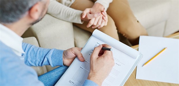 Gröhe nimmt Psychotherapeuten in die Pflicht Vor jeder Psychotherapie soll es künftig eine für Patienten verpflichtende Sprechstunde geben.