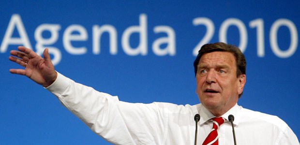Basis für Gesundheitsreformen einer ganzen Dekade Vor zehn Jahren: Gerhard Schröder verkündet die Agenda 2010.