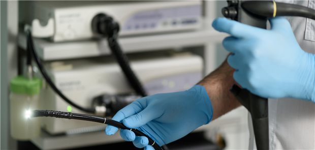 Vorbereitung zur Koloskopie. Bekannt sollte dabei auch sein, welche Medikamente eine Patientin oder ein Patient einnimmt.