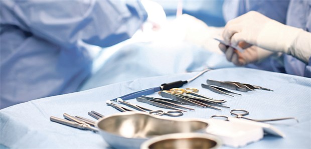 Chirurgen fühlen sich missachtet Vorbereitungen zur Operation. Die Chirurgen fordern mehr Verantwortung im Gesundheitswesen.