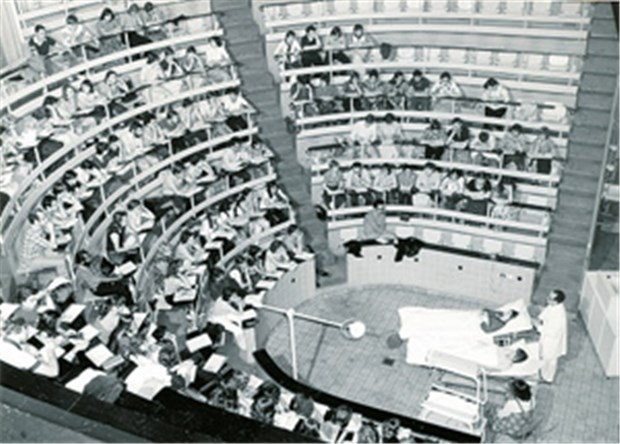 Die Charité und der real existierende Sozialismus Vorlesung in der Uni-Frauenklinik, undatiertes Bild.