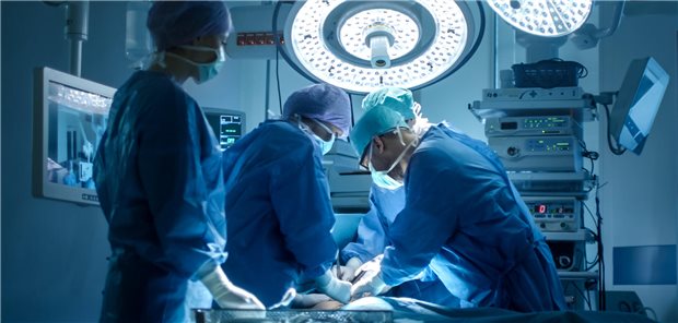 Vorplanung im OP ist das A und O. Aber Notfälle und Ausfälle sind immer wieder eine Herausforderung für die Planer. Gut trainierte Planungssoftware kann helfen, die Kapazitäten effizient einzusetzen.