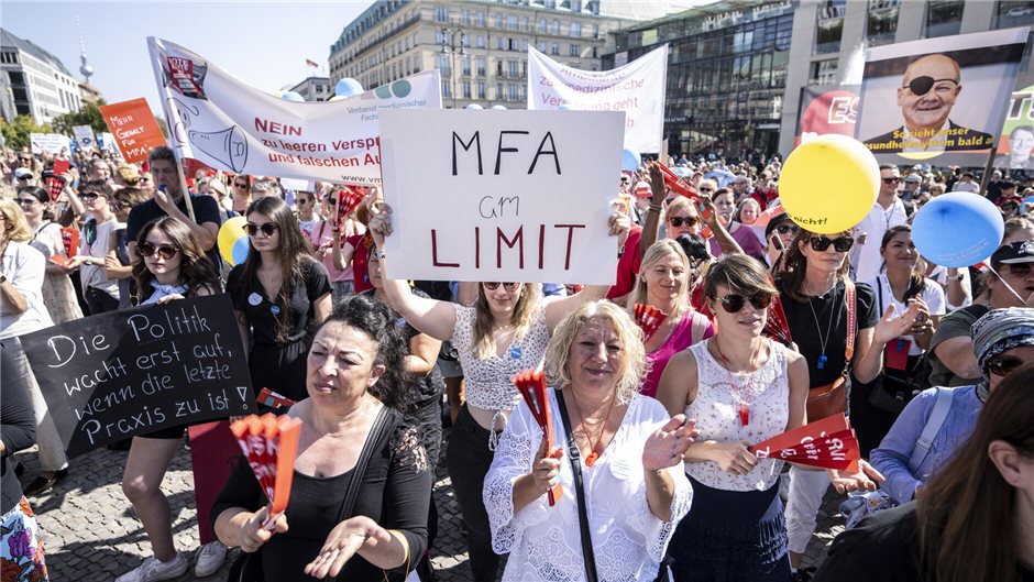 Während der Pandemie befanden sich die Praxismitarbeiter schon am Limit. Die Bel...