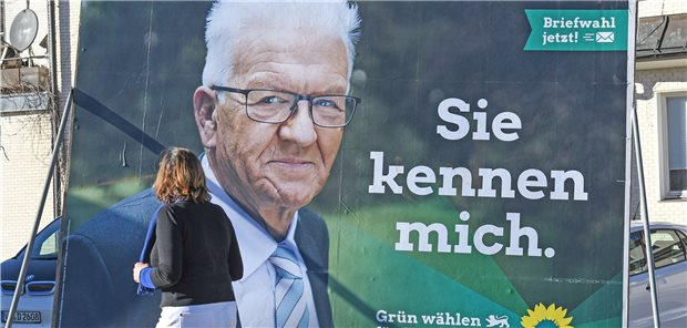 Gesucht im Südwesten: Rezepte für eine gesunde Zukunft Wahlplakat im Landtagswahlkampf: Die Grünen inszenieren die Symbiose von Partei und Spitzenkandidat.