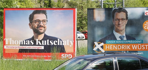 NRW-Wahl entscheidet auch über neuen Krankenhausplan Wahlplakate mit Porträts der Spitzenkandidaten von CDU, Ministerpräsident Hendrik Wüst (r.) und SPD, Thomas Kutschaty.
In Nordrhein-Westfalen ist am Sonntag, 15. Mai, Landtagswahl.