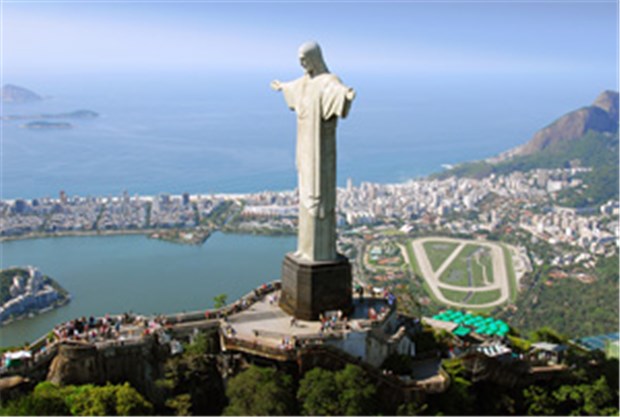 Schülerin geht länger nach Brasilien - welche Impfungen? Wahrzeichen: Die 38 Meter hohe Christusfigur auf dem Gipfel des Corcovado in Rio de Janeiro.