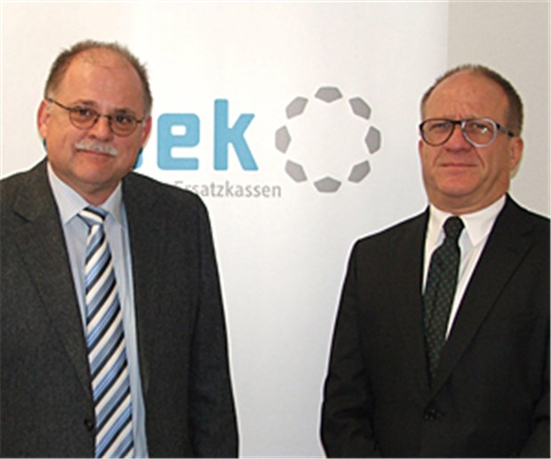 "Neue Ärzte? Das Bauchgefühl sagt: Es kann klappen" Walter Scheller (li.) vom Südwest-Ersatzkassenverband und KV-Chef Dr. Norbert Metke.