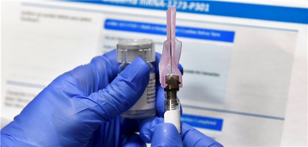 Regierung erwartet von Ärzten 96 Corona-Impfungen je Tag Wann beginnt das große Impfen? Der mRNA-Corona-Impfstoff von Moderna vor dem Einsatz bei Studienteilnehmern.