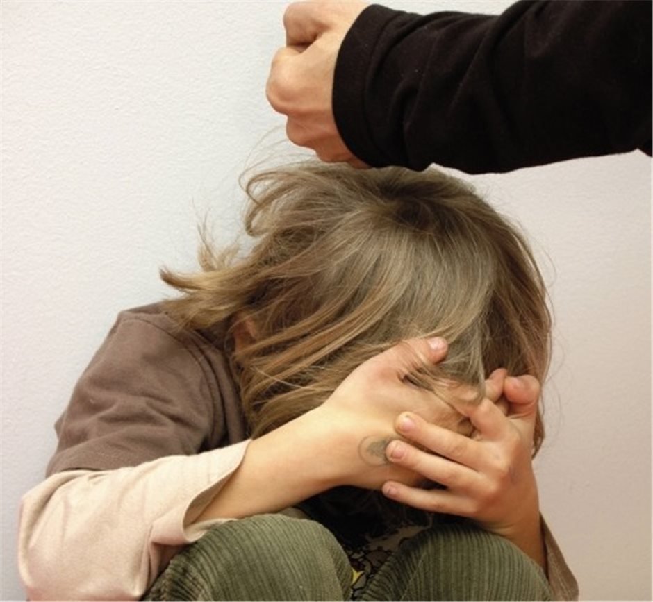 Ärzte bewegen sich auf dem schmalen Grat zwischen Schweigepflicht und Kindeswohl Ärzte bewegen sich auf dem schmalen Grat zwischen Schweigepflicht und Kindeswohl