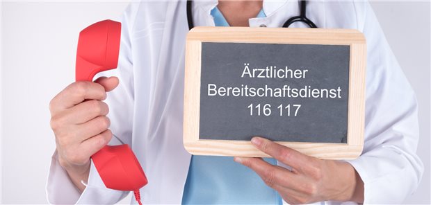 Debatte um Notfallgebühr: KV Bremen für verbindliches Ersteinschätzungsverfahren Wann ein Notfall ein Notfall ist, lasse sich seit Jahren etwa über den Patientenservice 116117 minutenschnell ermitteln, sagt der Bremer KV-Vorstand.