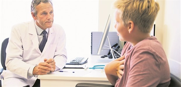 Wann sollte bei Jungen eine Varikozelektomie vorgenommen werden?