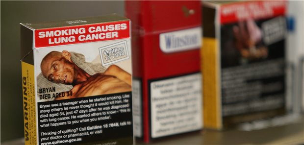 EU-Parlament will Ernst machen im Kampf gegen Krebs Warnhinweise auf Zigarettenpackungen: Das EU-Parlament stellt sich vor, dass diese bald auch bei Alkoholika auf die Krebsgefahr hinweisen sollen..