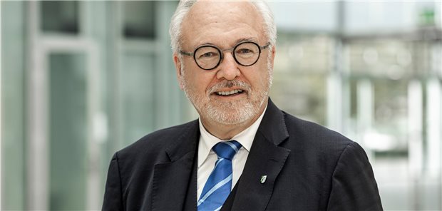 Warnt vor der Zuteilung von Behandlungsressourcen allein nach dem Kriterium des Aufnahmezeitpunkts in die Klinik: Nordrheins Kammerchef Rudolf Henke.