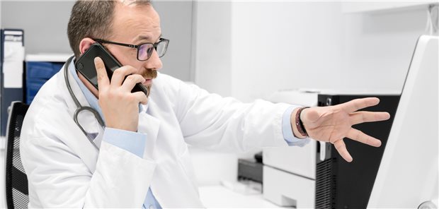 Warnung von Arzt zu Arzt vor der neuen MFA? Ex-Arbeitgeber müssen sich hier im Zaum halten, so das LAG Mainz.
