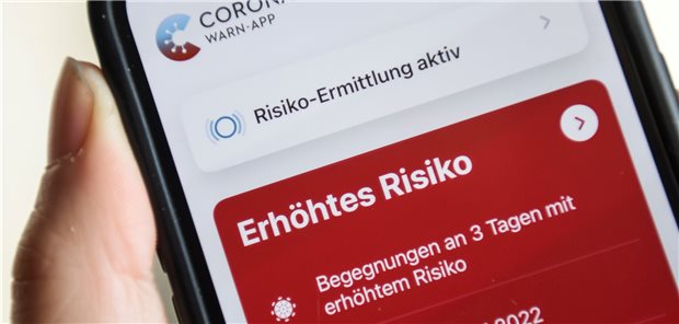 Corona-Warn-App kostete bisher rund 130 Millionen Euro Warnung vor erhöhtem Risiko: Wie oft die App bislang Nutzer auf diesem Wege informiert hat, ist unbekannt. Es liegen hierzu nur Zahlen aus einem Sample von zwölf Millionen Nutzern vor.
